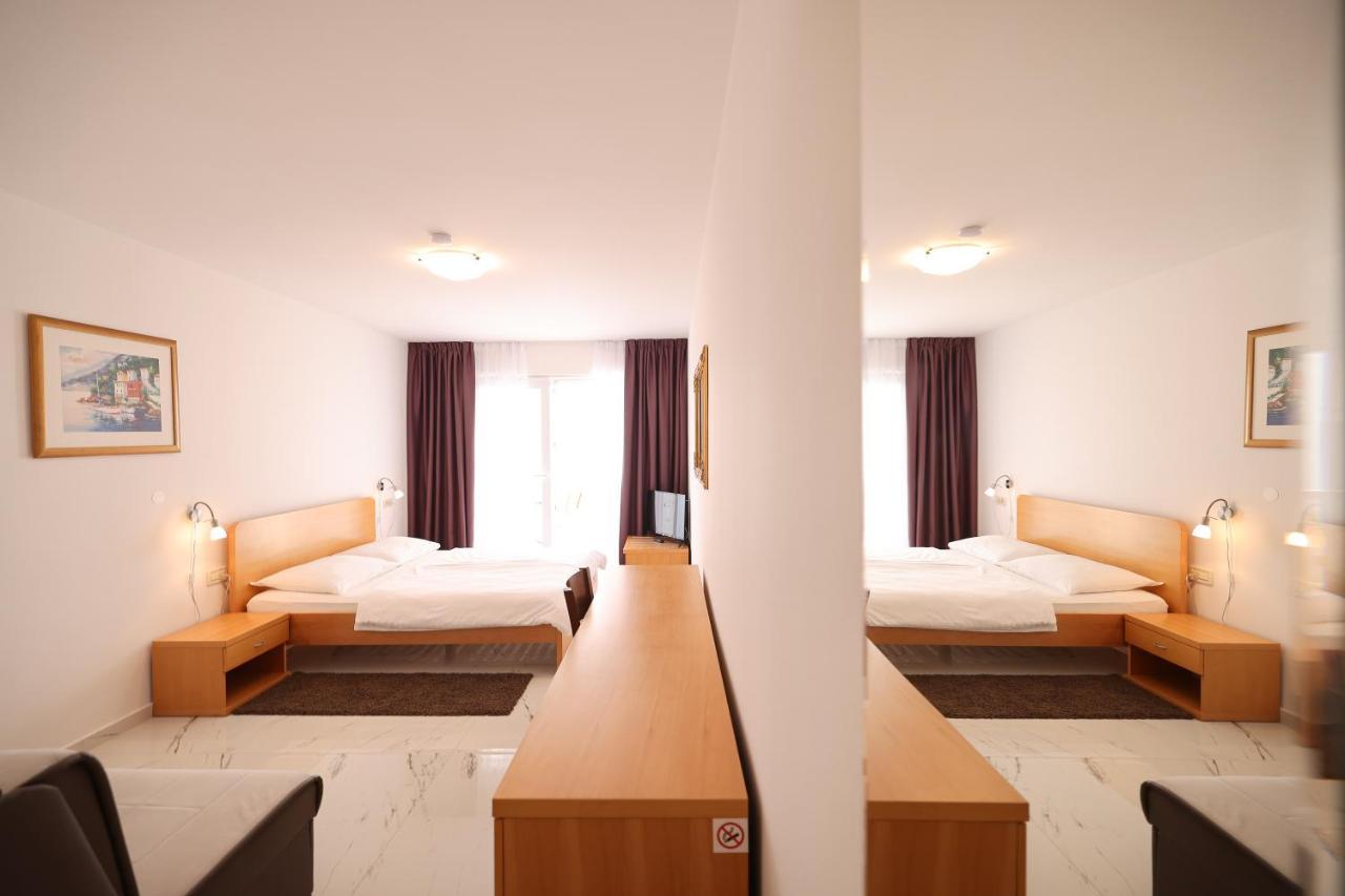 Depadansa Hotel Lucija*** Posedarje Esterno foto